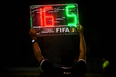 مباراةالبرازيلوكولومبياعلىأيقناةستُبثالمباراة؟